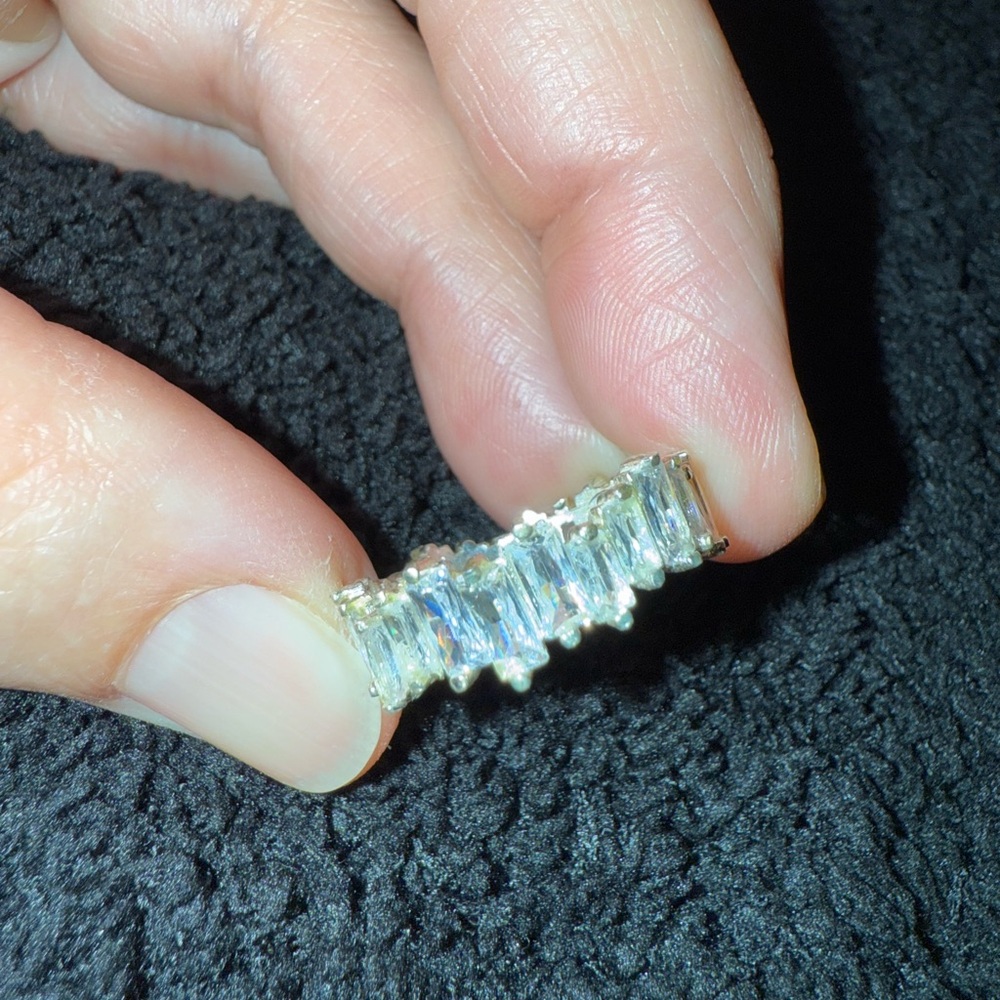Clear stone ring